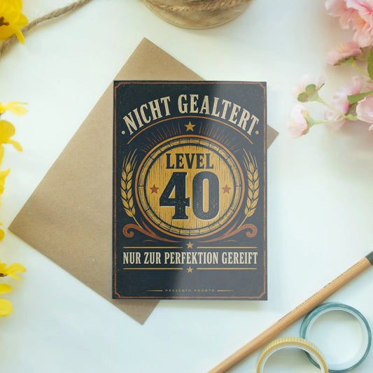 Coole Geburtstagskarte zum 40. Geburtstag mit Level 40 Wappen|p:2014119|h:8dbaa4e82a12fb8a0c5cb81bb4cba701