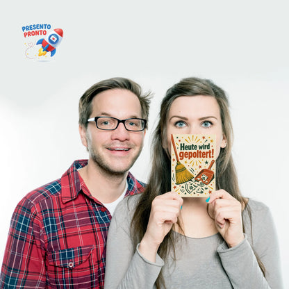 Lustige Postkarte zum Polterabend mit Besen und Kehrblech|p:2012500|h:a17e6749613c5c6394e7da6500deff32