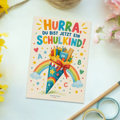 Fröhliche Postkarte zur Einschulung mit Schultüte|p:2012537|h:ec05de4cc88ab5d0a16a12d9aa97312d