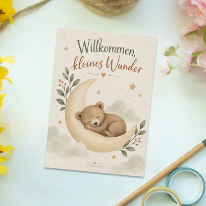 Süße Postkarte zur Geburt mit schlafendem Bär|p:2012585|h:a72c41c083eb446eef4d5c1bceae6536
