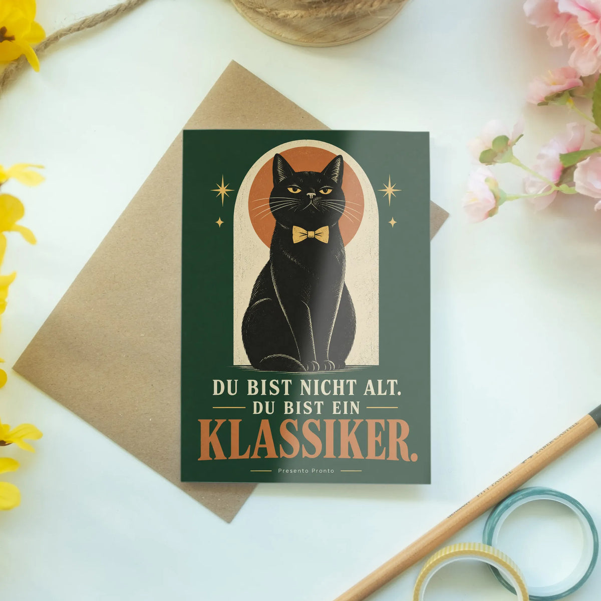 Lustige Geburtstagskarte mit Katze und goldener Fliege|p:2012674|h:dcfc9d3ef5ca2e8621c59369bfb60657