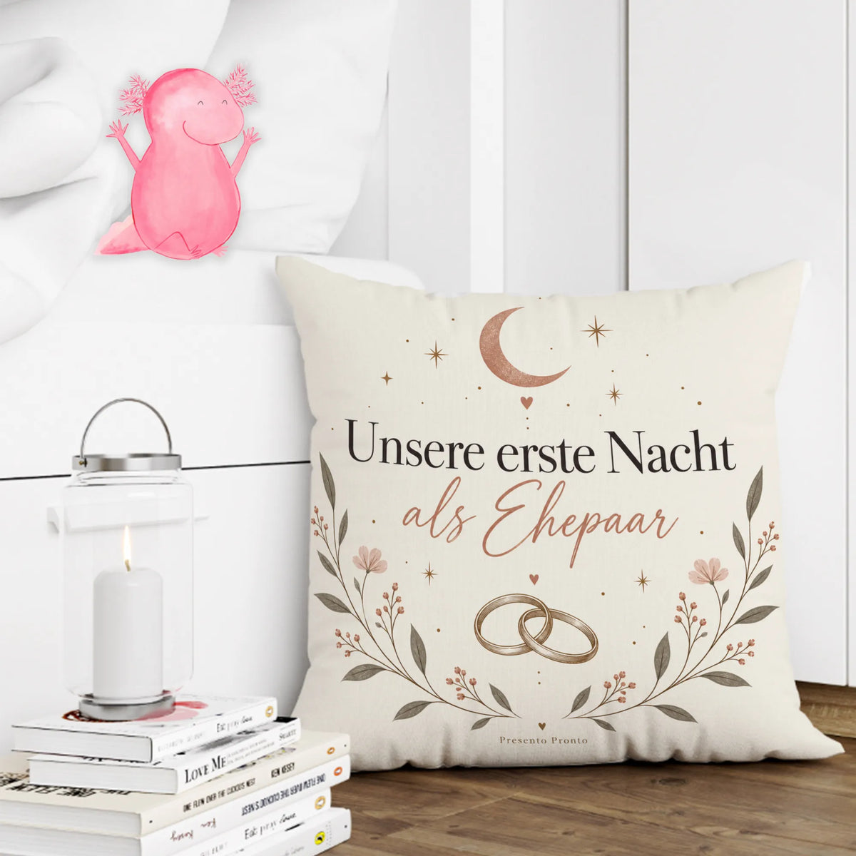 Romantisches Kissen für die erste Nacht als Ehepaar mit Ringen|p:2012774|h:d076ee4a1b7172266490bd902b8af984