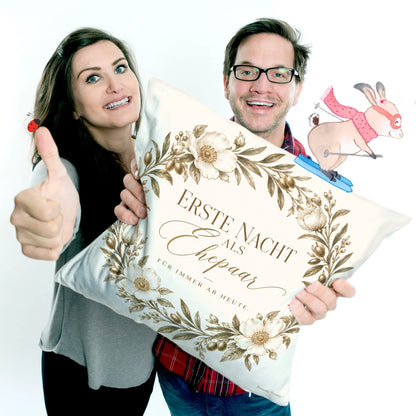 Romantisches Kissen zur ersten Nacht als verheiratetes Paar|p:2012779|h:02926ff8c3a0493816f92a771233477c