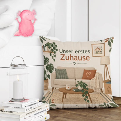 Gemütliches Kissen zur ersten gemeinsamen Wohnung mit Sofa|p:2012788|h:84b8a822336700691be8da2eb1770745