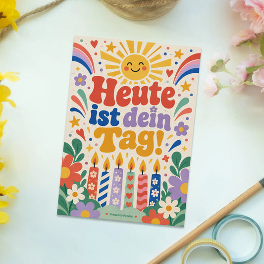 Fröhliche Grußkarte zum Geburtstag mit Kerzen und Konfetti|p:2013093|h:b5f39c04467c4628f8c9d0a3df1e792a