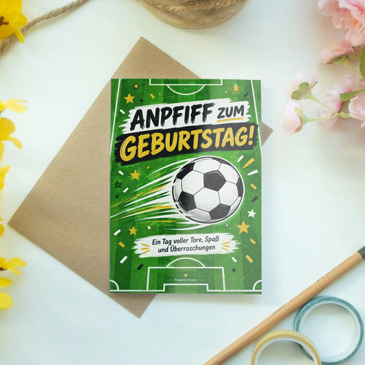 Sportliche Einladungskarten zum Fußballgeburtstag mit fliegendem Ball|p:2013105|h:46ba768d18355a432741ea2b1016dce0