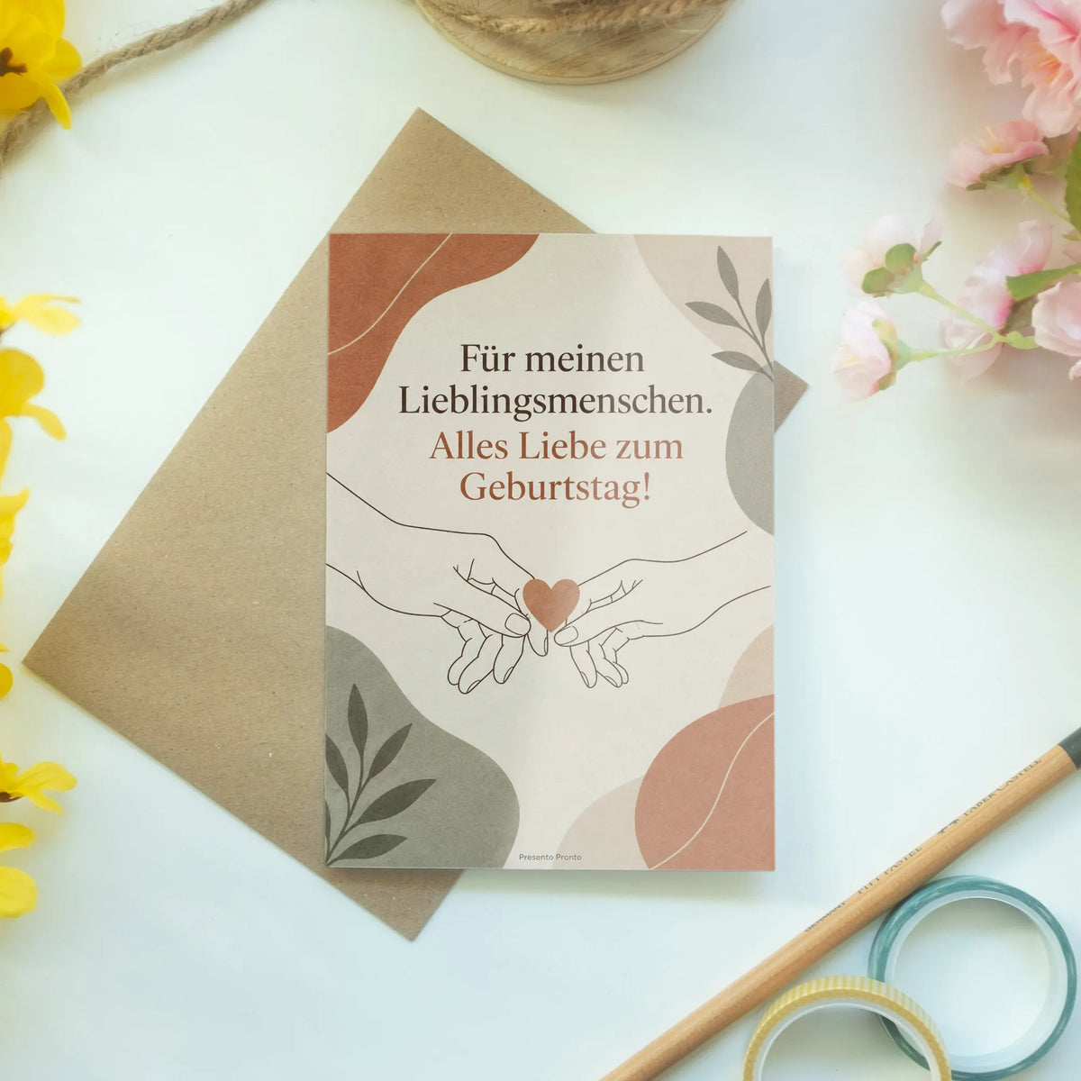 Romantische Geburtstagskarte für den Freund mit Herz in Händen|p:2013271|h:6732759b78523e58669a02bd73cf654a