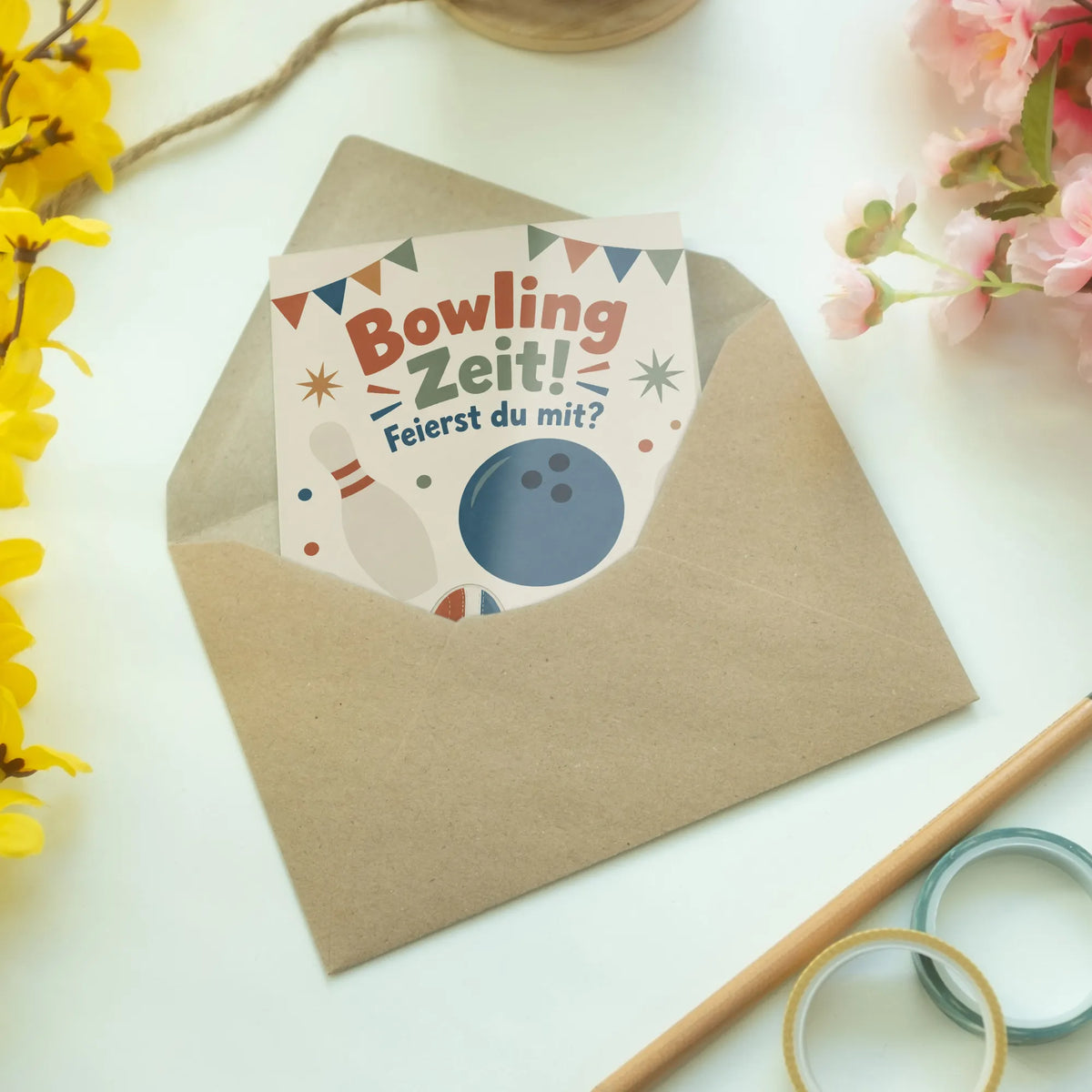 Lustige Einladungskarte zum Kindergeburtstag Bowling mit Pins|p:2013790|h:77d38675749a897bc5a2033865b261c5