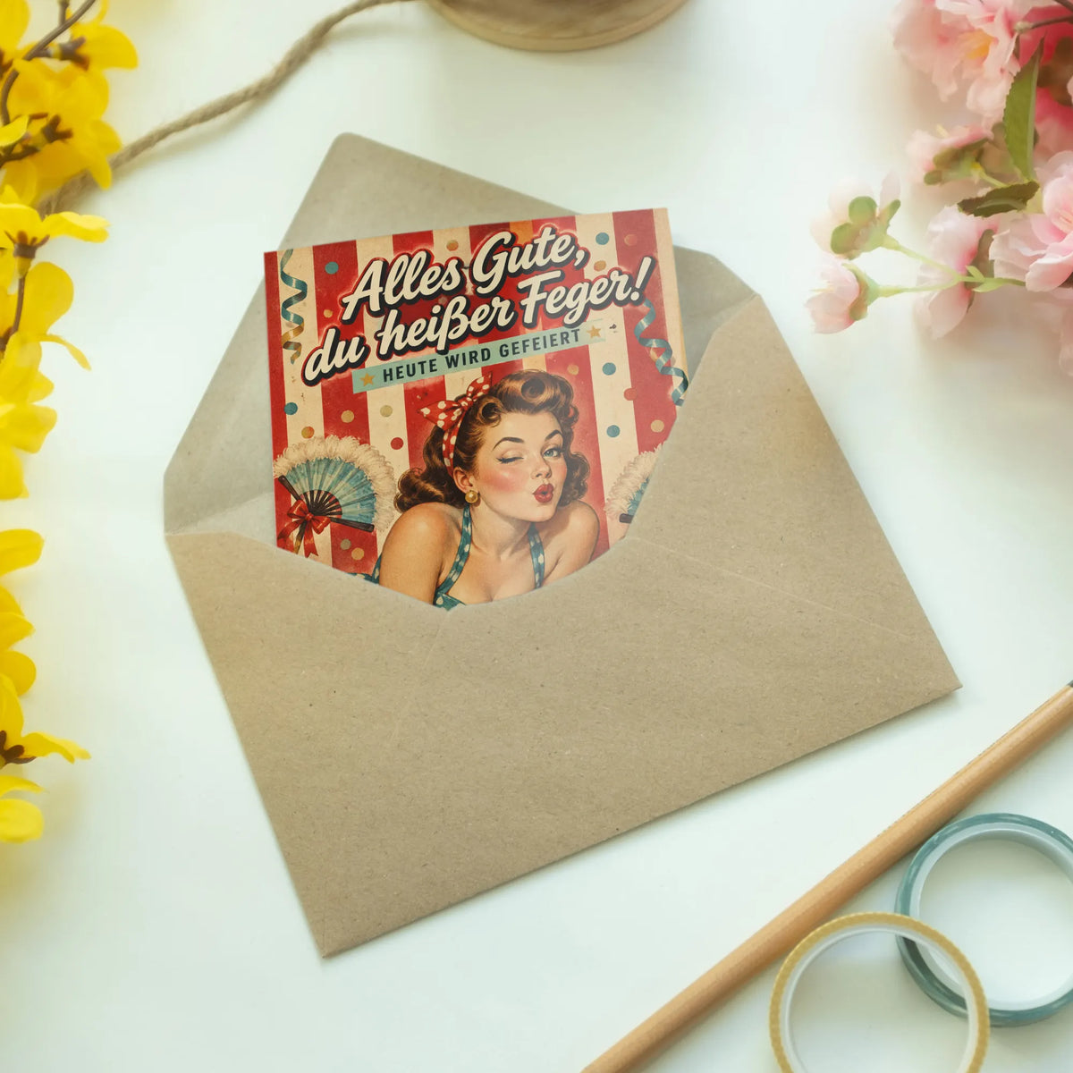 Sexy Geburtstagskarte für Frauen mit Pin-up-Frau|p:2013792|h:527d22ff117aba2c9c9cb95b39602b44