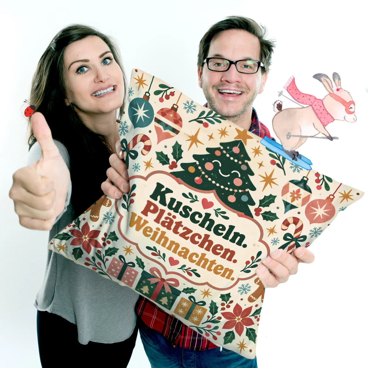 Verspieltes Kissen zu Weihnachten mit lächelndem Tannenbaum|p:2013815|h:21ed9e2a7dc5b4221ec72afcf99c4463