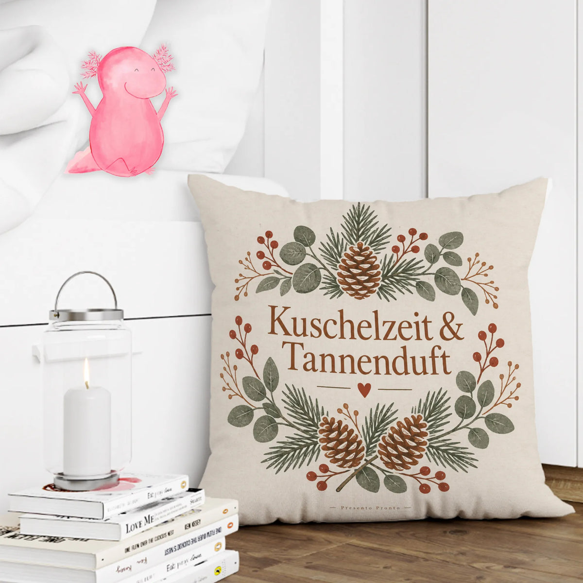 Gemütliches Kissen zu Weihnachten mit Tannenzapfen und Beeren|p:2013816|h:792bda780e71148310c50ff88616dcac