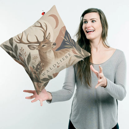 Gemütliches Kissen mit Hirsch für Waldliebhaber|p:2013844|h:e4de3335c2478f28e3894b8e09136694