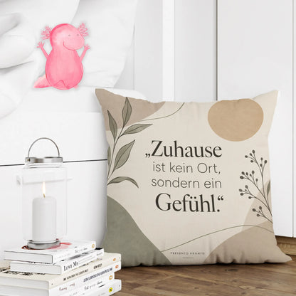 Gemütliches Sofakissen für entspanntes Zuhause mit Sonne|p:2013858|h:b5a200d101193164fbf4b4d66ab8cc46