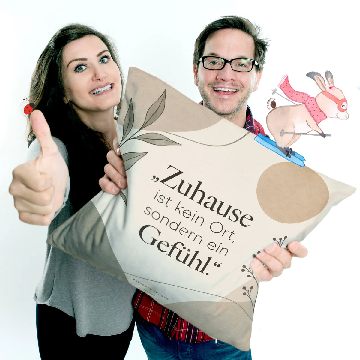 Gemütliches Sofakissen für entspanntes Zuhause mit Sonne|p:2013858|h:6e1f54aca4b5d1949cccf422dabd16bd
