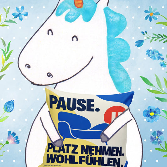 Gemütliches modernes Sofakissen für die Pause mit Loungechair|p:2013876|h:f5e86ec6362c5e266c19c25a3e6bbc9d