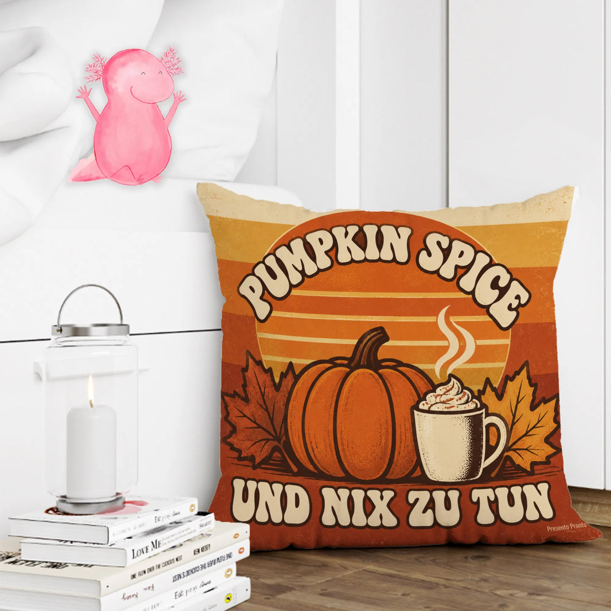 Lustiges Herbstkissen für gemütliche Sofastunden mit Kürbis und Tasse|p:2013883|h:9e701cc484ecc8bb45cb4060c1c75354