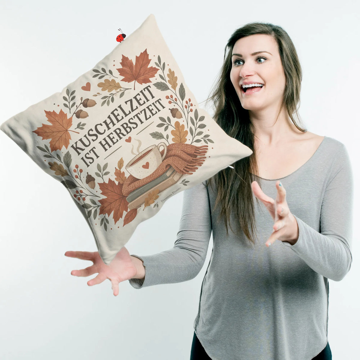 Gemütliches Herbstkissen für Sofa mit Ahornblättern|p:2013898|h:7e98a54cf7a7be1a37de167364d0422a