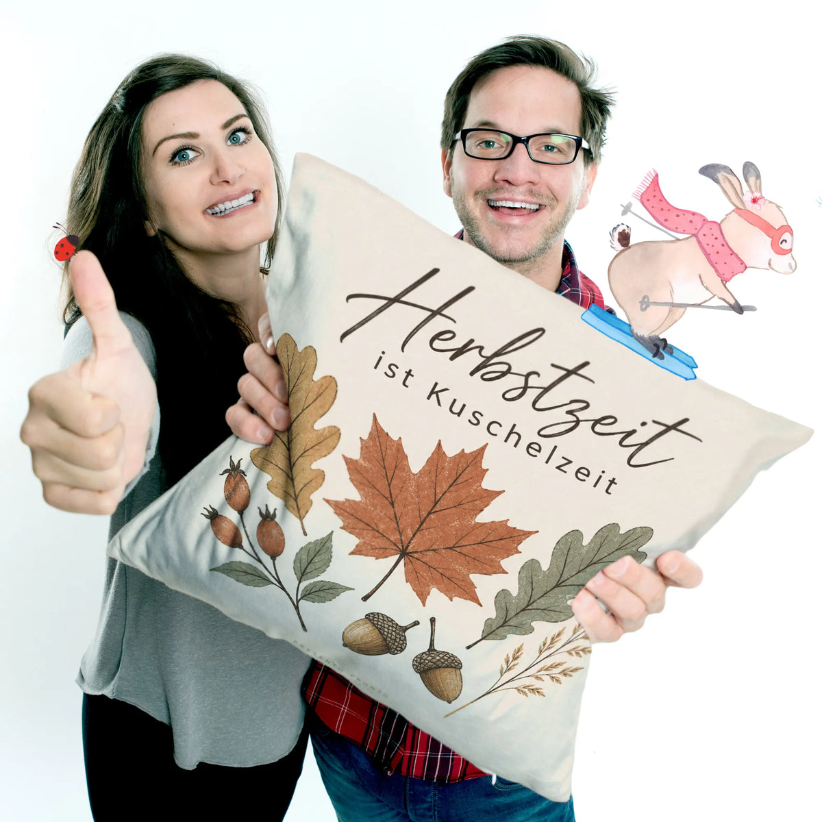 Gemütliches Kissen für den Herbst mit Eichenblättern und Hagebutten|p:2013903|h:9cc5f2547510a4a05b79ceac1e0fdd7c