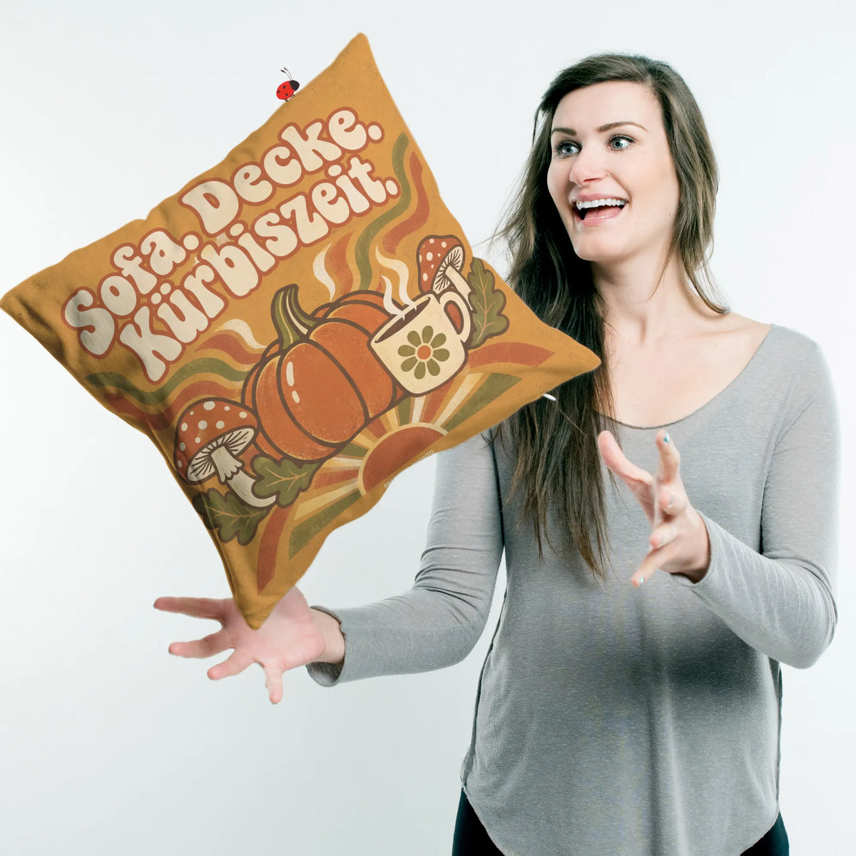 Gemütliches Kissen für den Herbst mit Kürbis und Kaffee|p:2013905|h:97f7cf5c5f54e2b45078dd62cccae3e1