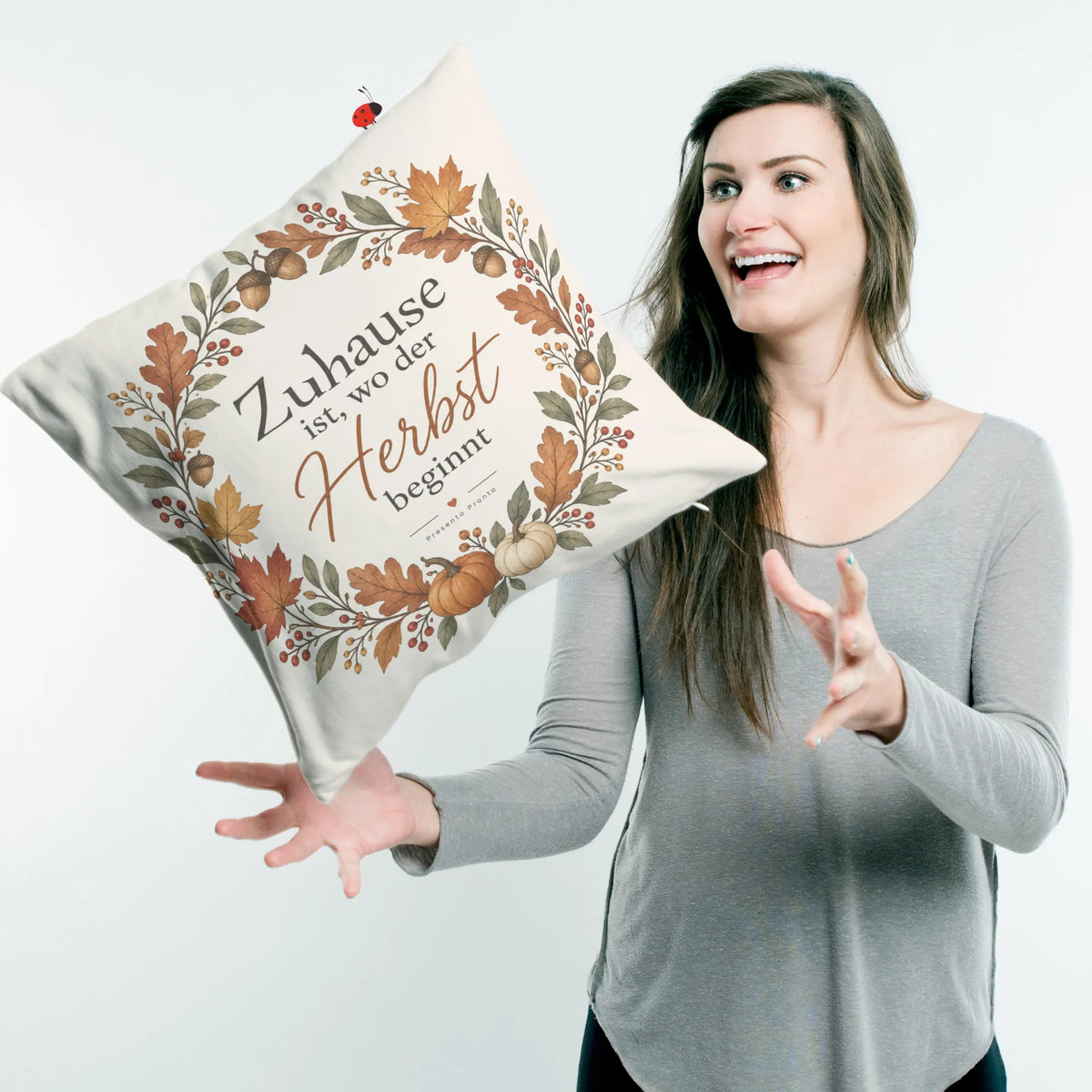 Gemütliches Kissen für den Herbst mit Herbstkranz|p:2013906|h:64112aea165db2fde258e5e0286c07eb