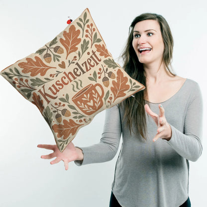 Gemütliches Kissen für den Herbst mit Teetasse|p:2013908|h:e7326a1024a7e2966ba8ee47b9c2861a