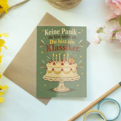 Lustige Geburtstagskarte mit Torte auf Etagere|p:2014173|h:54f35792345c84866087a7908ae7e9ba