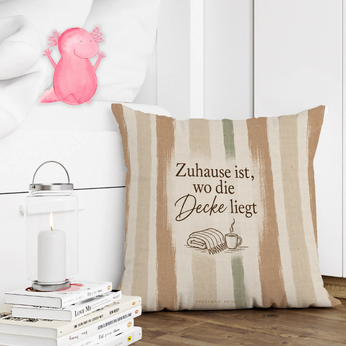 Gemütliches gestreiftes Dekokissen für Zuhause mit Kaffeetasse|p:2014514|h:a1619e40637d1cdb42f4d50559464117