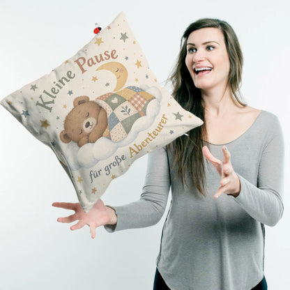 Süßes Kissen für Kinder ab 3 Jahren mit schlafendem Bär|p:2014591|h:2fbee347ddd3781ad1afb7e4830feb14