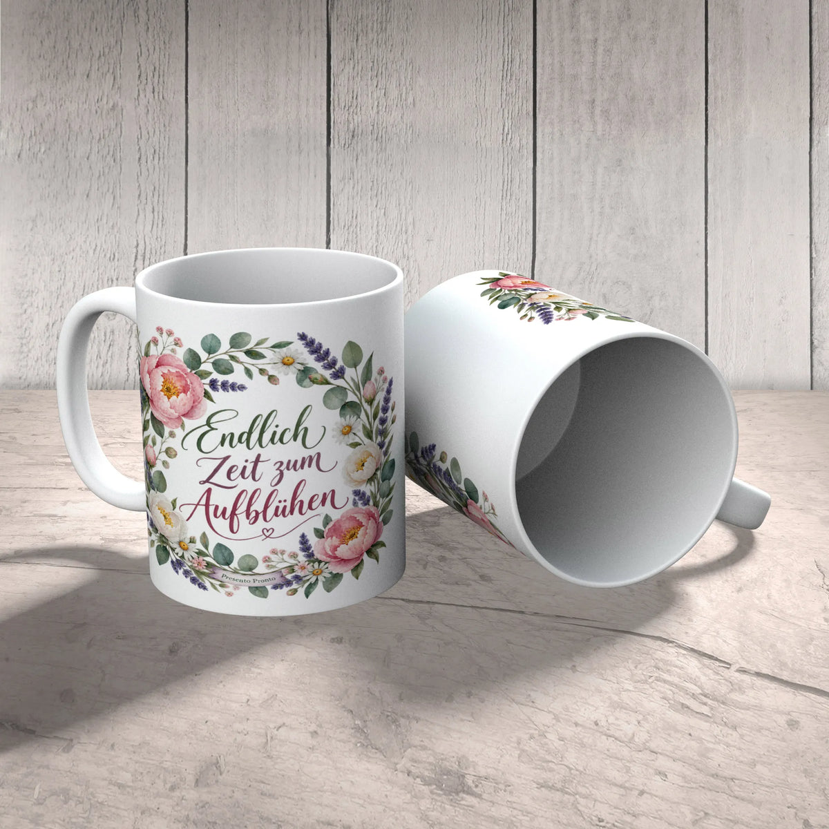 Elegante Tasse zum Ruhestand mit Blumenkranz|p:2014640|h:825551b6e183e52e6d53621b8f74a66d