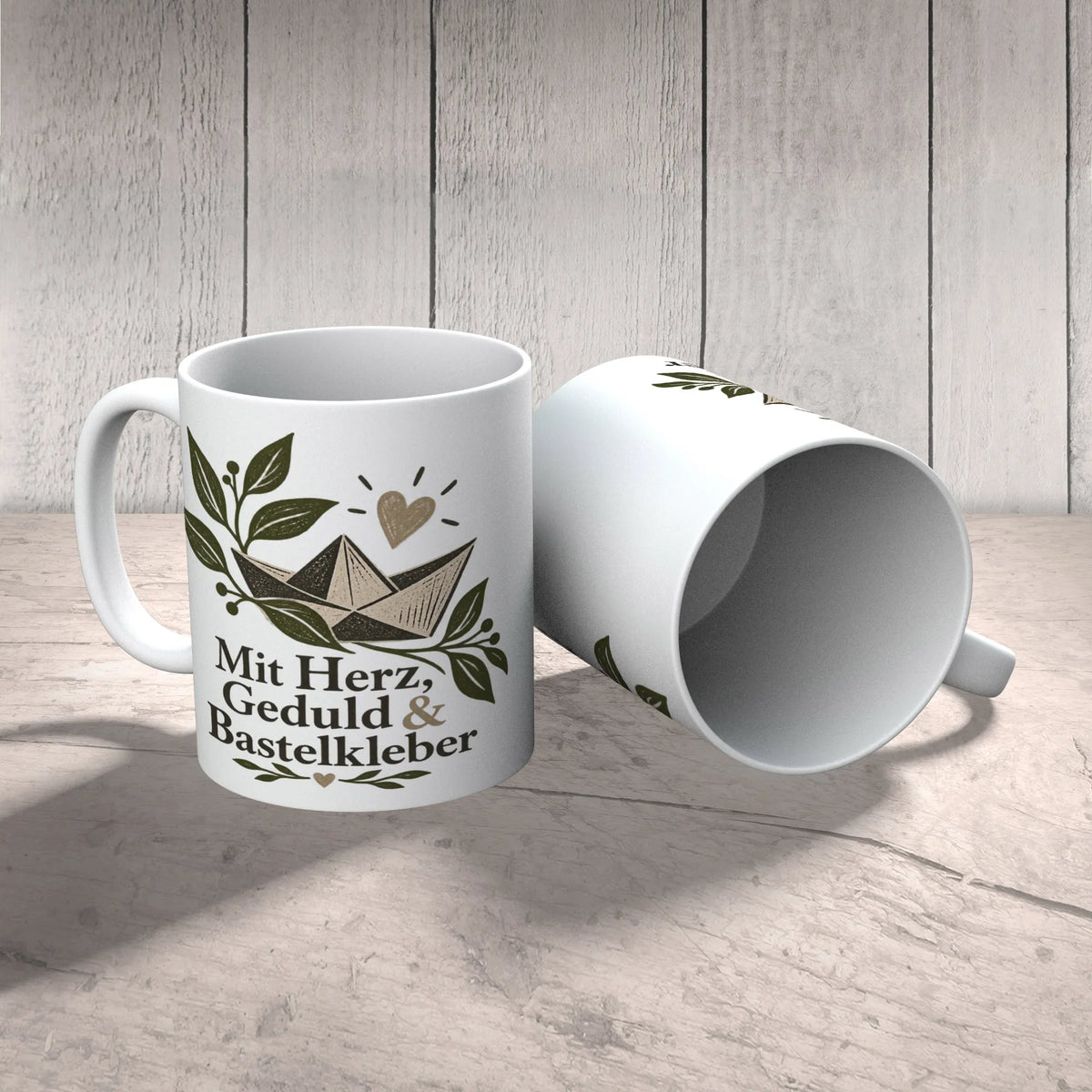 Herzliche Tasse für Erzieher mit Papierschiff und Herz|p:2014918|h:946c5e73f4b3082fc93c43252fca7202
