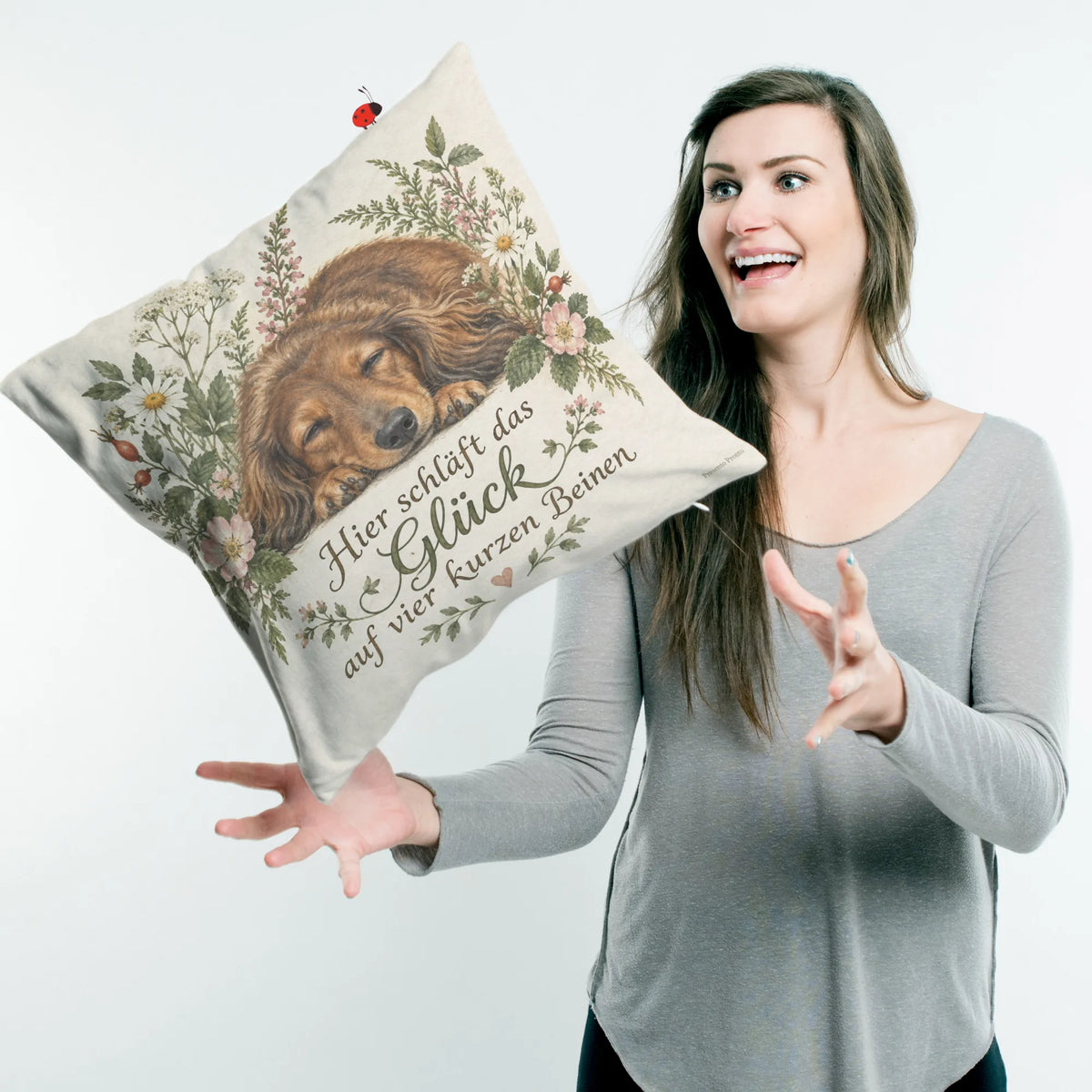 Kuscheliges Kissen mit ruhendem Dackel für Dackelfans|p:2014919|h:b1e8f3520a6ae8bb8ab705105027cf5a