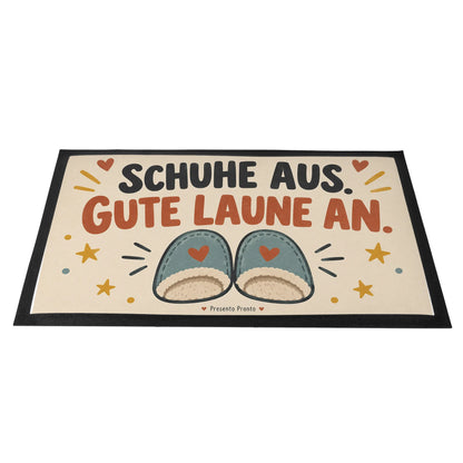 Lustige Fußmatte mit lustigem Spruch und Hausschuhen für Gäste|p:2014984|h:b89a25a9e0275eddb487fe00d5bb13e8