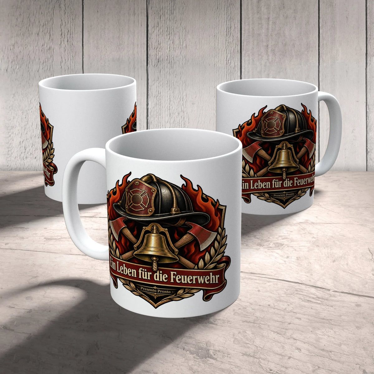 Stolze Tasse für Feuerwehrleute mit Helm und Flammenschild|p:2014996|h:a14b70c3f372a7ed51c5f24dd054c282