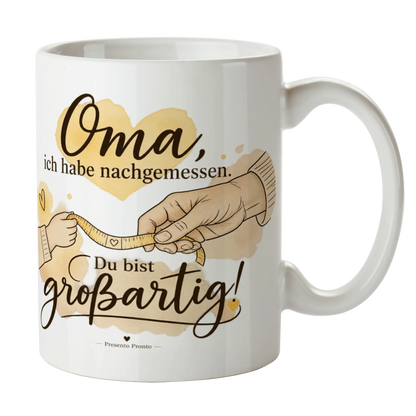 Lustige Tasse für Oma mit Maßband und Kinderhand|p:2015290|h:4696bb41310eca8b786ff9792afec24d