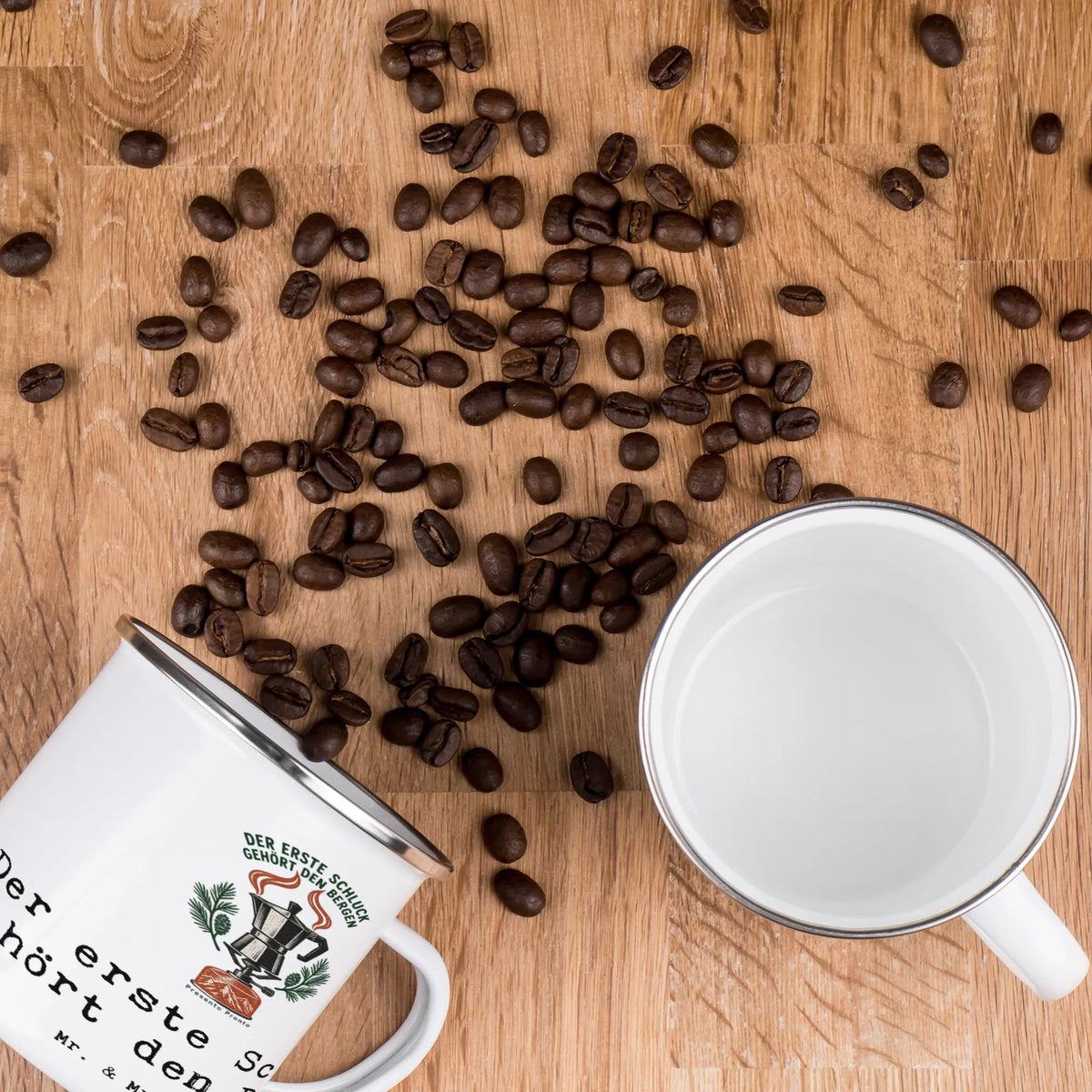Gemütliche Camping Tasse aus Emaille für Bergliebhaber mit Espressokanne|p:2016467|h:6142f6ad93e45e589842a9721823ea24