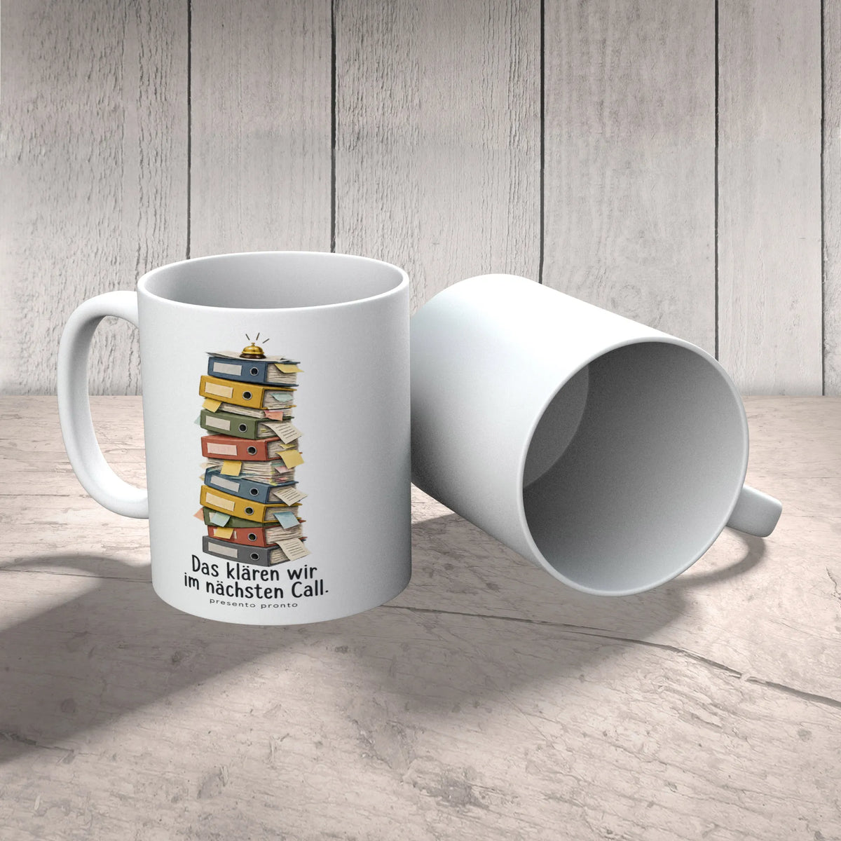 Lustige Tasse fürs Büro mit Ordnerstapel|p:2016506|h:9734c24c92dea0c34c02637395427f8c