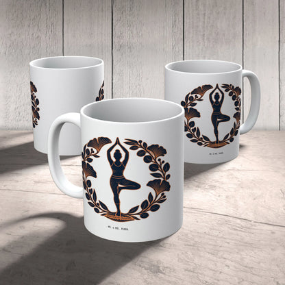 Achtsame Tasse für Yoga mit Yogi in Baumhaltung|p:2016521|h:51616df0d7b89fa3827f5c63e13d0595