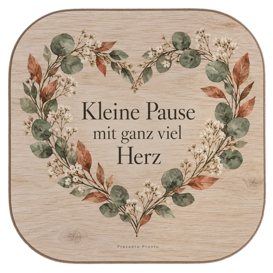Gemütlicher Holzuntersetzer mit Herzkranz für Kaffeepausen|p:2016660|h:a7cd0ef5c07f6517ae2b4f5fc96c30e3