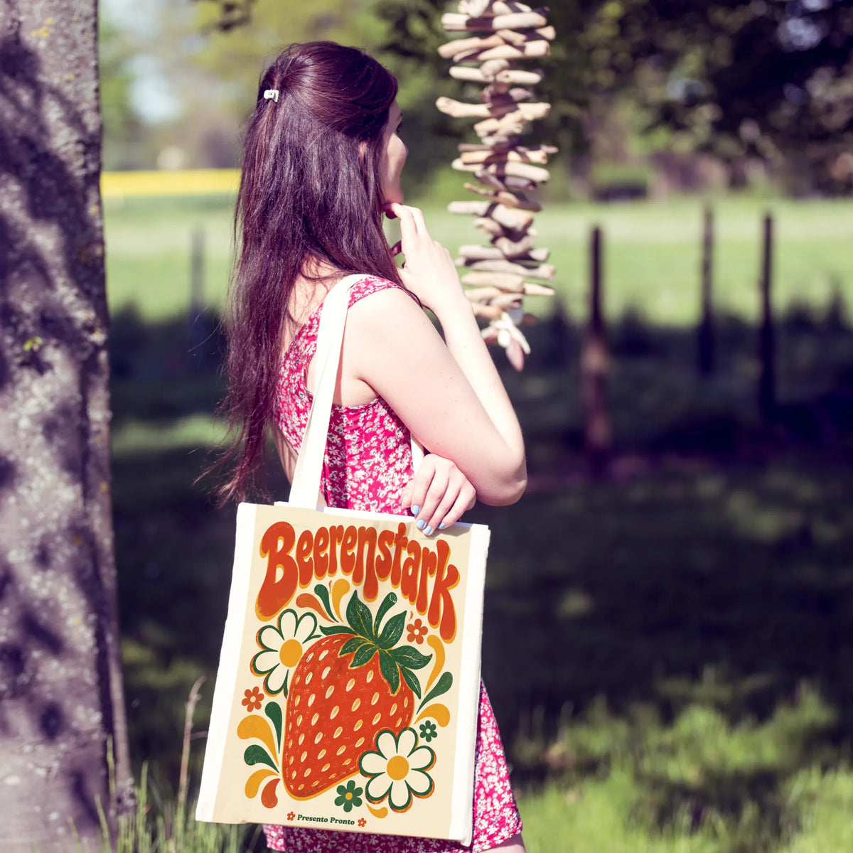 Lustige Tasche mit Erdbeere für Erdbeerfans|p:2016675|h:1edecc3883d73403d6ca5f72cfa9514b