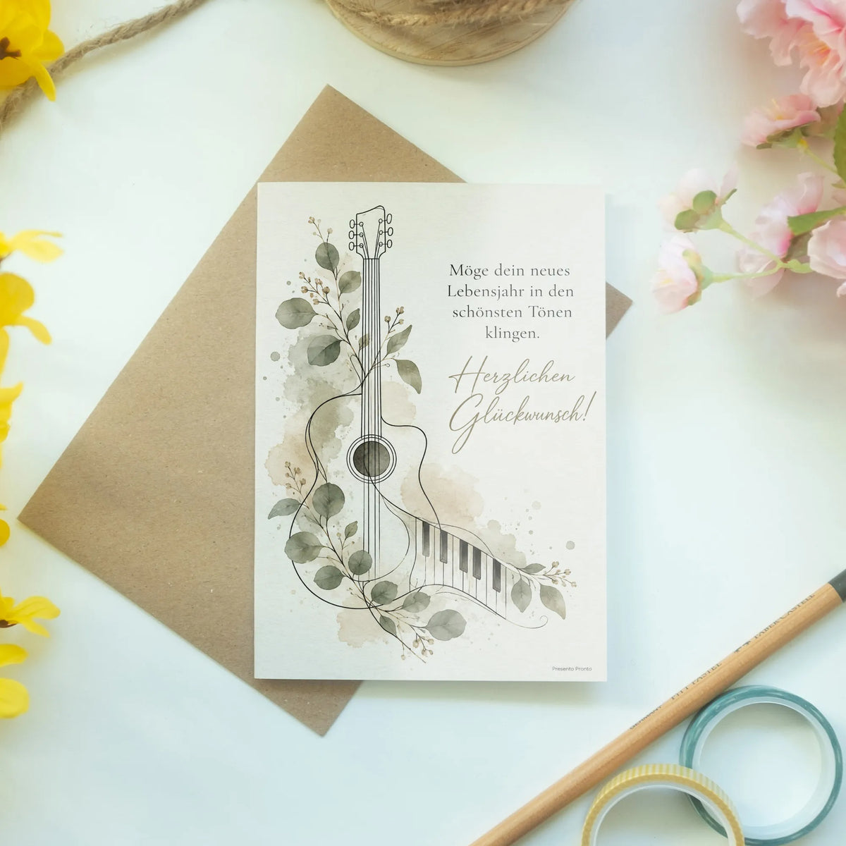 Elegante Geburtstagskarte für Musikliebhaber mit Gitarre|p:2016697|h:6cbca0bfcce0fa713c9090b4c3b7db9e