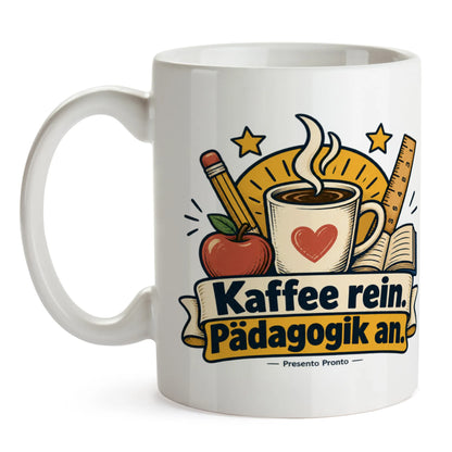 Lustige Kaffeetasse für Lehrer mit Kaffee und Apfel|p:2016793|h:7403ad8fddf06f53f393882bda8b19c0