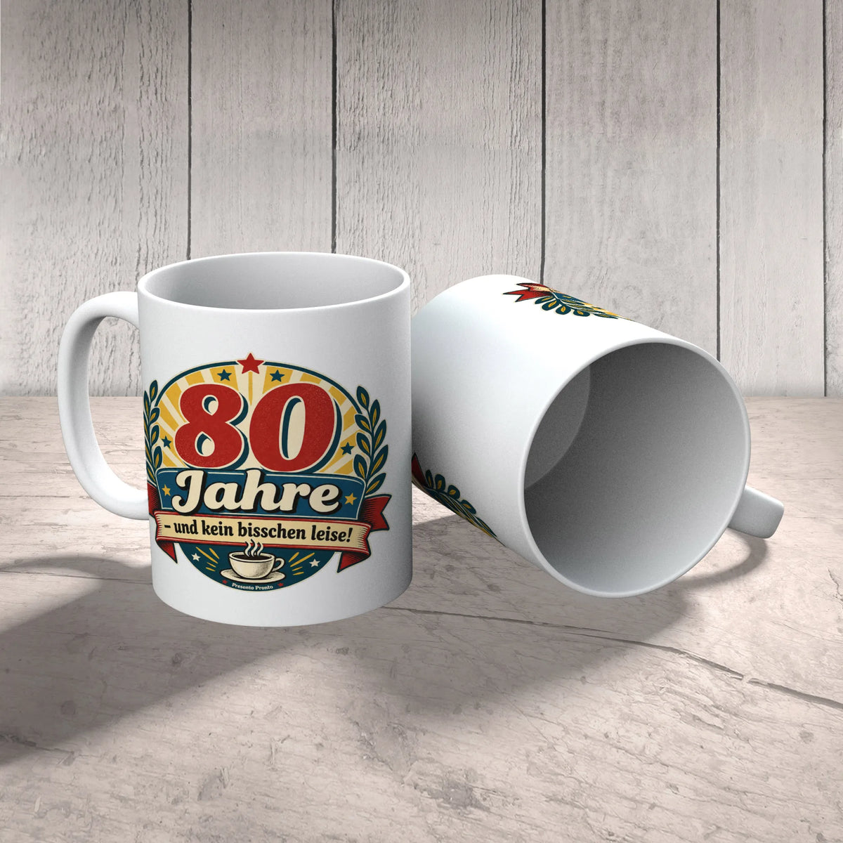 Lustige Tasse zum 80. Geburtstag mit Retro-Abzeichen|p:2017001|h:03e08083e76aa4ee768331a26ecf90e6