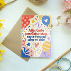 Fröhliche Glückwunschkarte zur Geburt mit Konfetti|p:2017015|h:29bb5a541c21760f51965012fef3c259