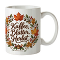 Gemütliche Herbsttasse mit Blätterkranz