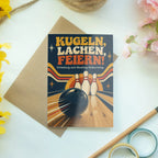 Lustige Einladungskarte zum Bowling-Geburtstag mit Kugel und Pins|p:2017238|h:210349791278b2fd43caaa6641123557