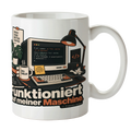 Lustige Tasse für Informatiker mit Code und Espresso