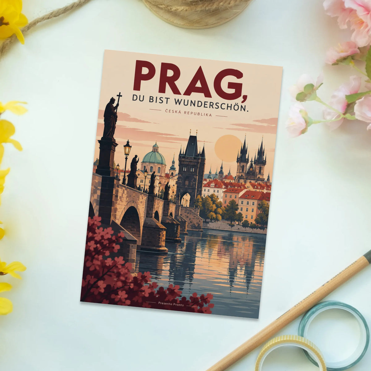 Liebevolle Postkarte aus Prag mit Karlsbrücke