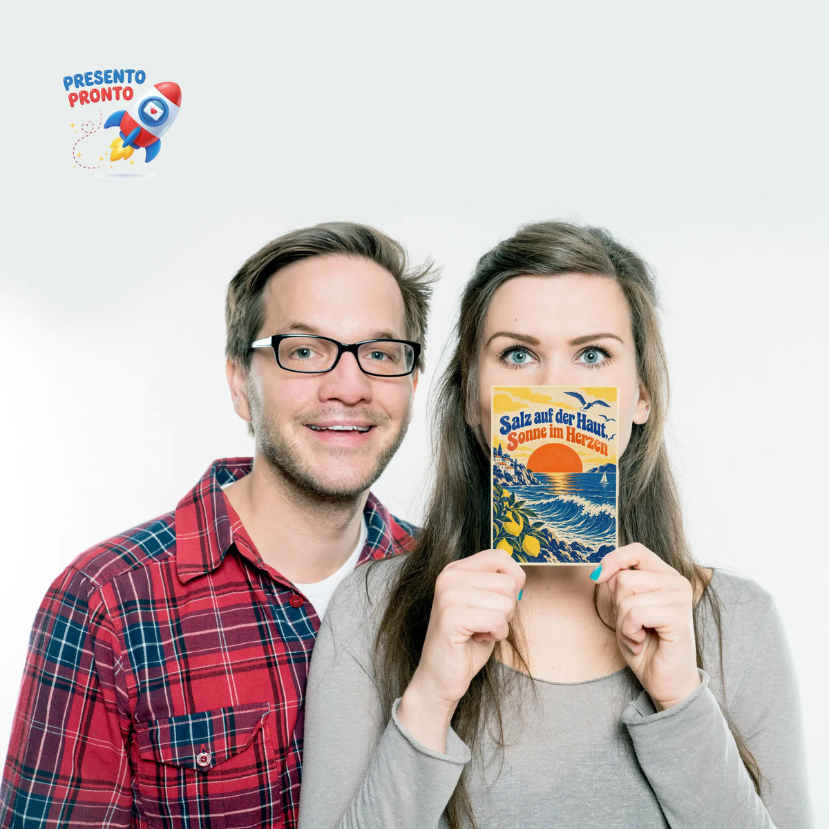 Sommerliche Meeres-Postkarte mit Terrakotta-Sonne