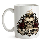 Lustige Totenkopftasse für Kaffeeliebhaber mit Kaffeebohnen|p:2017333|h:46660055ea606c7e4fef9dcccee24c33