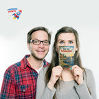 Herzliche Postkarte aus Schweden mit rotem Holzhaus|p:2017338|h:44a8a3d2b9cada5351d7896d62b3203d
